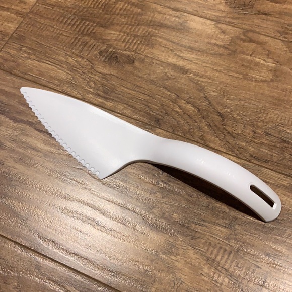 Tupperware cut n serve knife - Picture 1 of 5